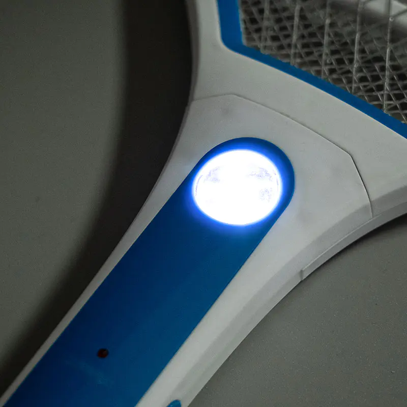 FF-002 3 színű LED ólom-savas akkumulátor, 400 mAh dugós elektromos szúnyogcsapóval FF-002 3 színű LED ólom-savas akkumulátor, 400 mAh dugós elektromos szúnyogcsapóval
